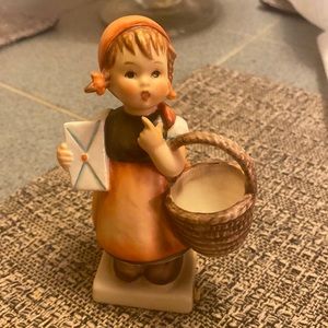 Hummel Girl with Basket